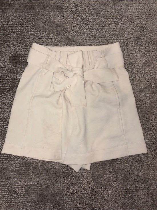 Wilfred Pants - Wilfred Cream Paperbag High-Waist Tie Shorts